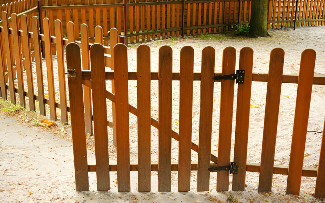 Is a Horizontal Wood Fence More Secure Than Vertical?
